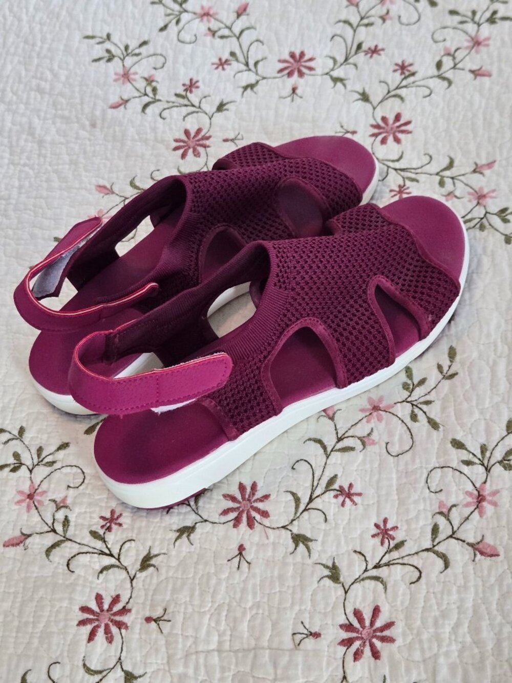 WOMAN'S  NOKIO COMFORTABLE SUMMER SPORTS SANDLE SIZE 11